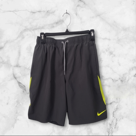 Men's Nike Swim Shorts Size Small - Picture 1 of 3